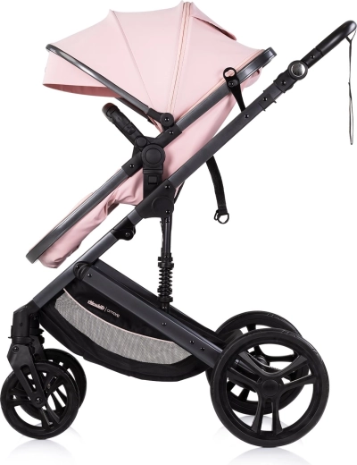 Kényelmes és stabil haladás a rugózásnak és a nagy kerekeknek köszönhetően