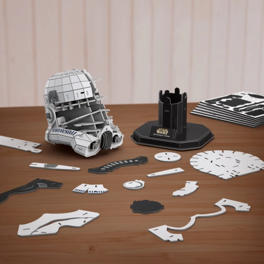 Egyszerű összeépítés előre kivágott elemekből