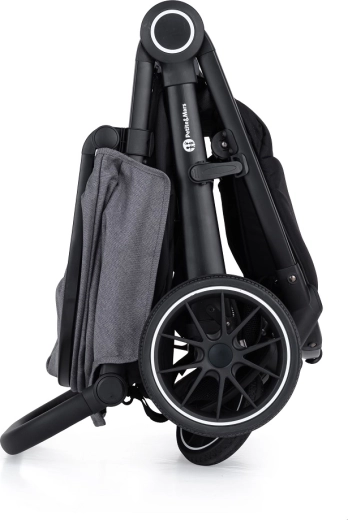 Egykezes összecsukás és kompakt méretek