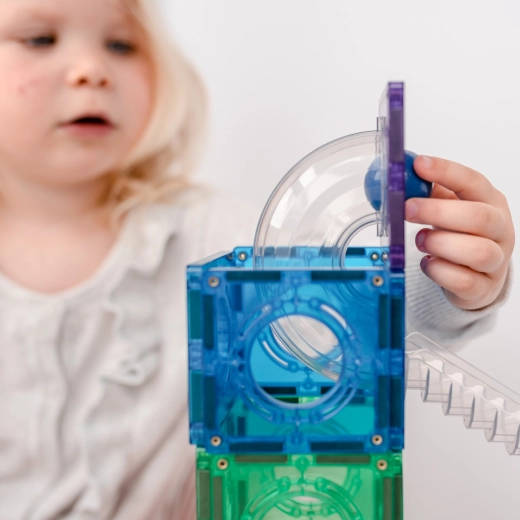 Átlátszó golyópályák – fizika játékosan