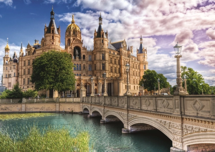 Puzzle 1000 darabos Kastély a Szigeten Trefl