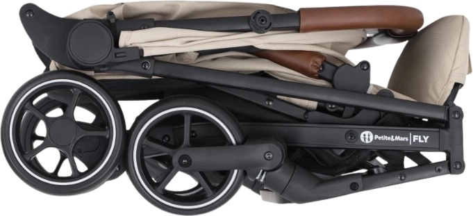 Kompakt összecsukás és alacsony tömeg