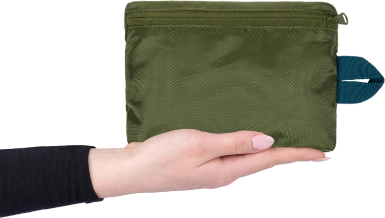 Összecsukható kivitel beépített zsebbel