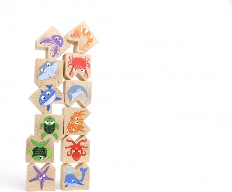 Fa egyensúlyozó játék tengeri állatokkal