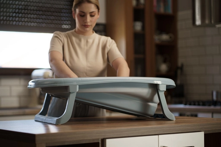 Kompakt, összecsukható kialakítás