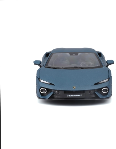 Részletes beltér és valósághű fényszórók