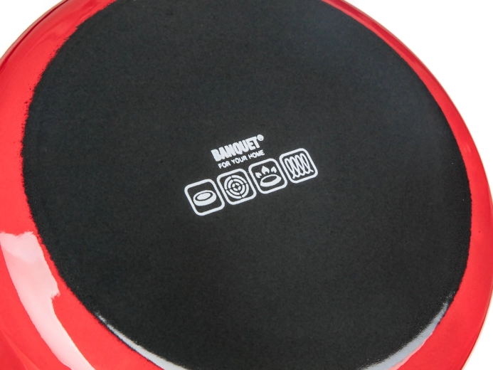 Kompatibilis minden főzőlappal, beleértve az indukciót is