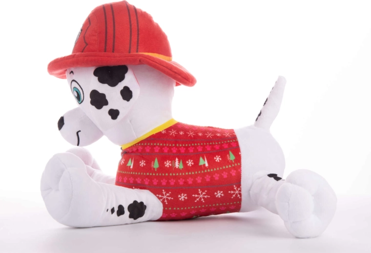 Ünnepi megjelenés pulóverrel és sisakkal