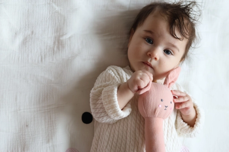Puha textil nyuszi otthonra és útra
