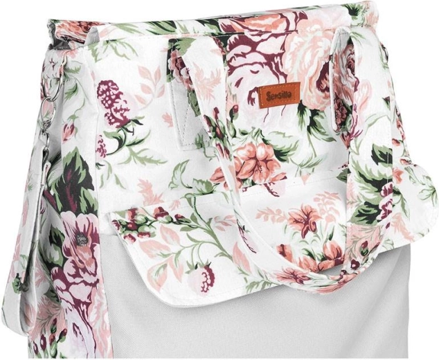 Erős fülek és babakocsira akasztható kialakítás