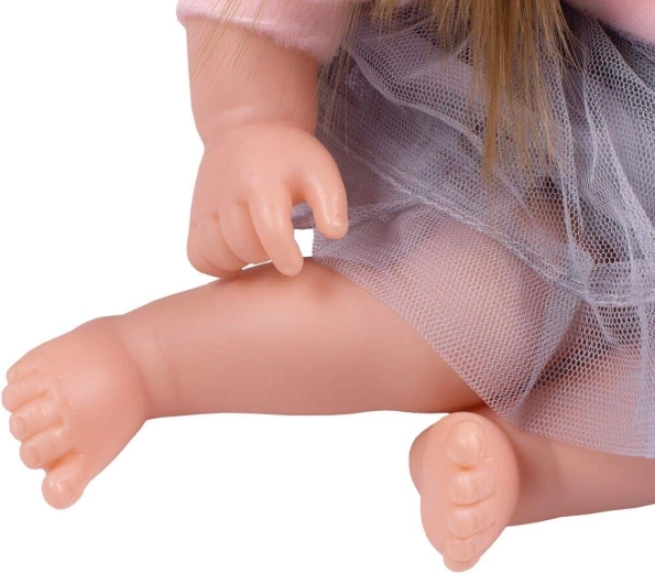 Puha test, élethű részletek