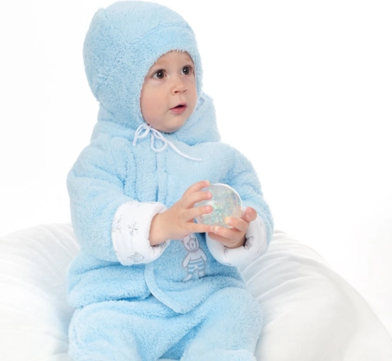 Kapucni fülecskékkel és meleg kesztyűk