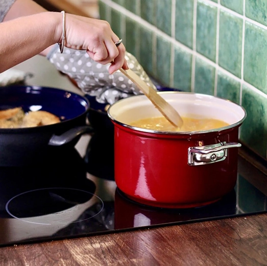 Minden típusú tűzhellyel kompatibilis