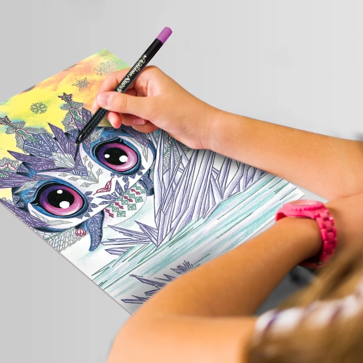 Részletes illusztrációk, amelyeket öröm kiszínezni