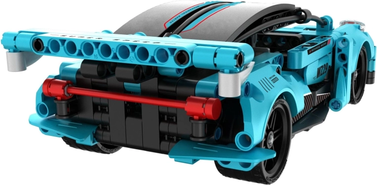 Realista részletek és technic stílus