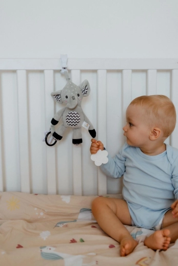 Finom csörgő és susogó fülecskék