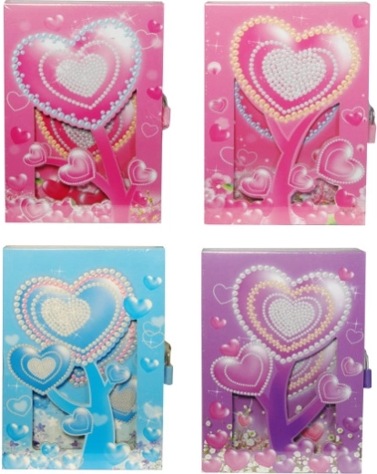 színes napló szívecskével és zárral, keménytáblás kivitelben