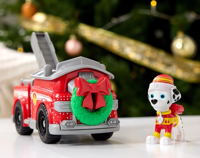 Ünnepi megjelenés és játékos részletek