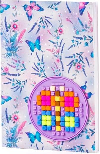 Játékos pillangómotívum, amely örömet okoz