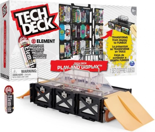 Tech Deck vitrin ujjdeszkákhoz rámpával