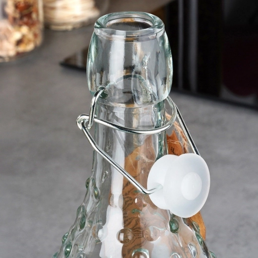 Szoros klipszes zárás