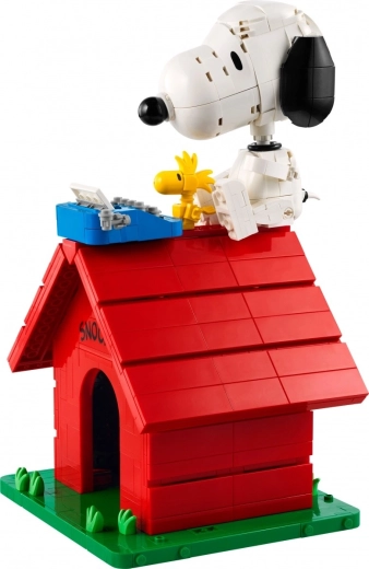 Pozícionálható Snoopy és több kiállítható jelenet