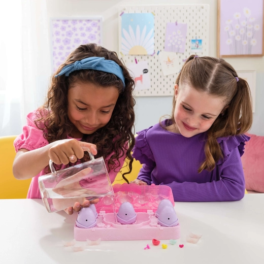 Vizes játék és meglepetés felfedése