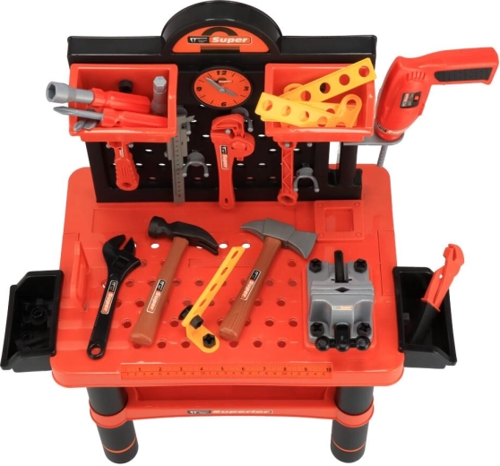 Munkára kész asztal