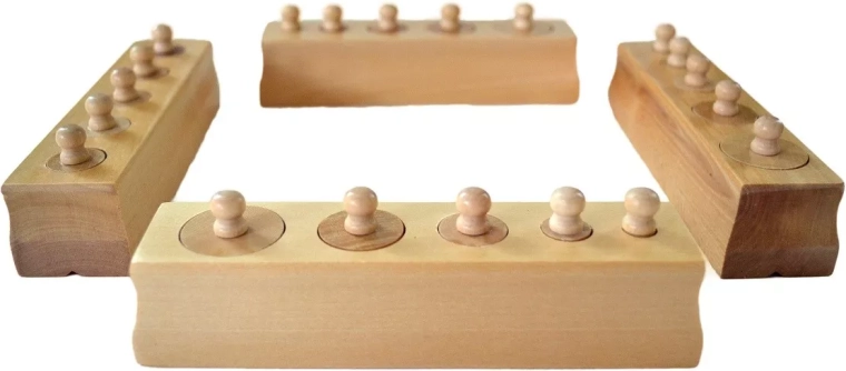Montessori hengerek fogantyúval – kicsinyített változat - 1 db