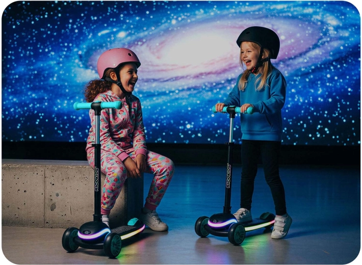 Gyors összecsukás és állítható kormány