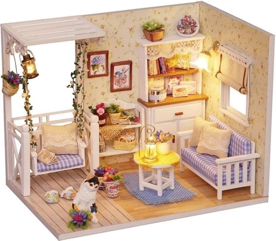 Retro fa babaház – DIY modell LED-világítással, 13 cm