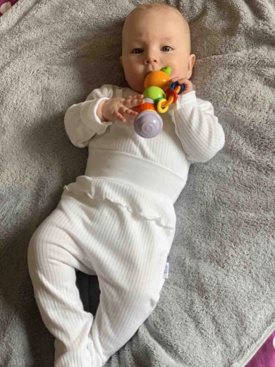 Kényelmes lábfejes nadrág integrált talprésszel