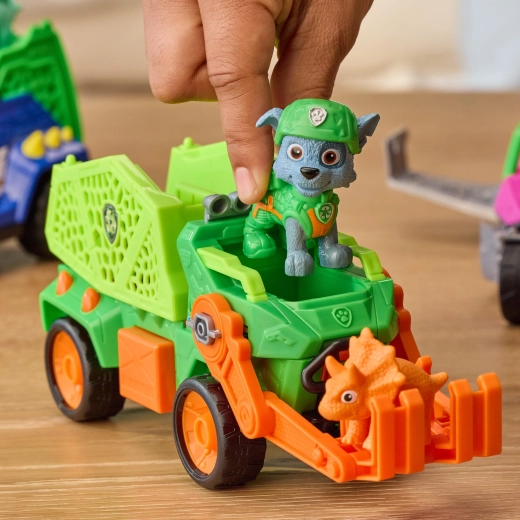 Rocky figura és dinoszaurusz a csomagban