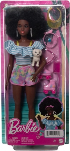 Barbie deluxe divatos baba – trendi görkorcsolyázó kiegészítőkkel és kiskutyával