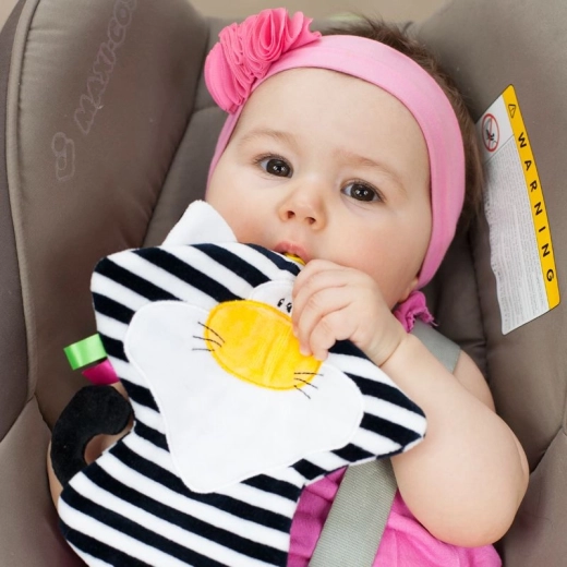 Praktikus felakasztás babakocsiba és autósülésbe