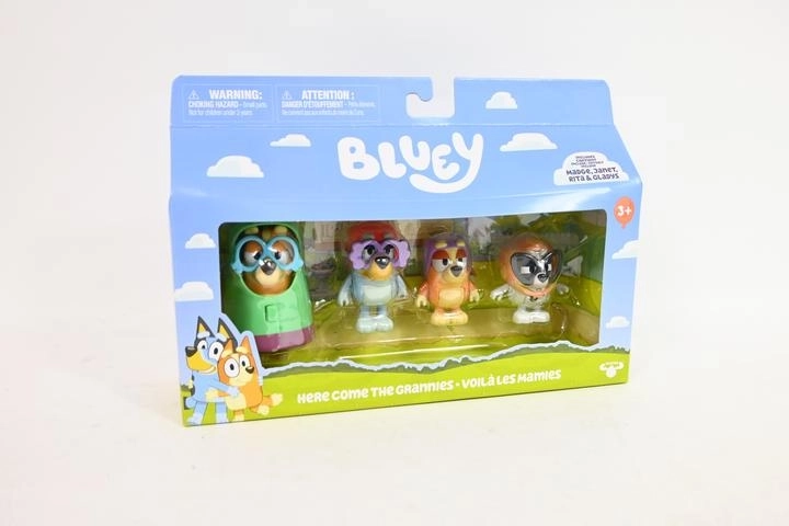 Bluey „nagymamás” figurakészlet (4 figura + 2 kiegészítő)