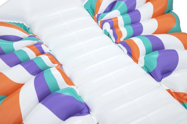 Kényelmes támasz a bordázott középrésznek köszönhetően