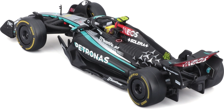 autentikus mercedes-amg f1 w15 kivitel
