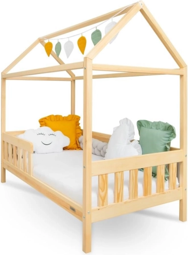 Masszív fenyőből készült, erős és természetes kivitel