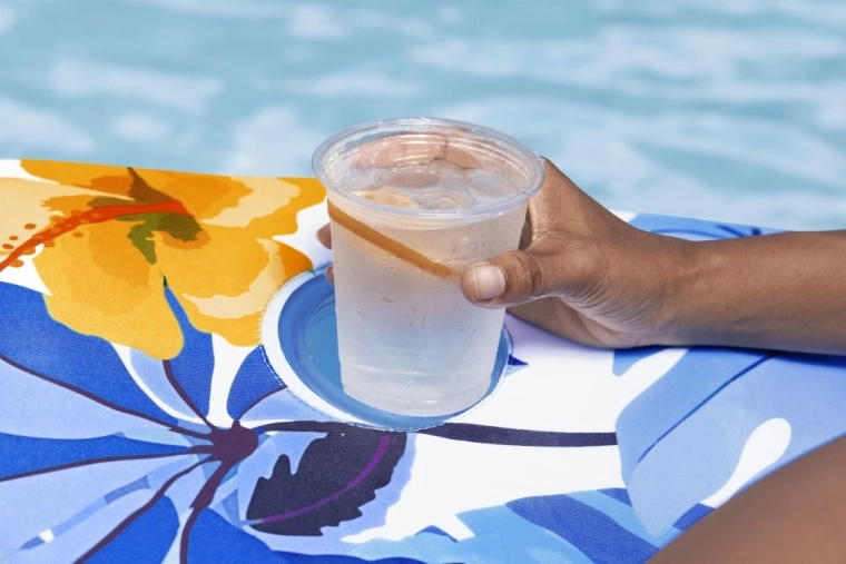 Praktikus pohártartó