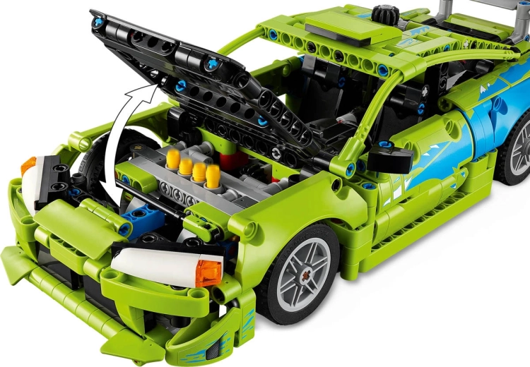 Mozgó dugattyúkkal ellátott motor
