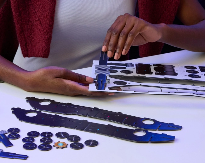 Egyszerű összeszerelés ragasztó nélkül