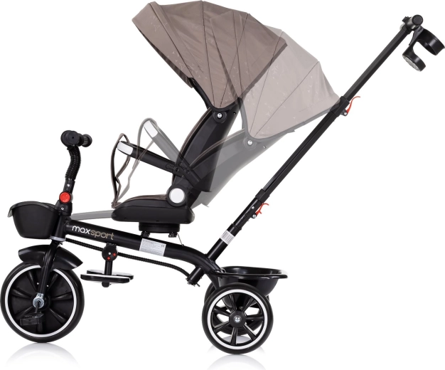 360°-ban forgó ülés és praktikus felszereltség