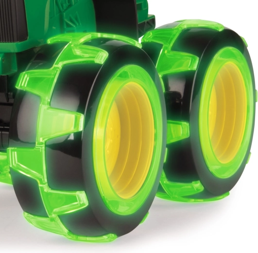 Robusztus, JOHN DEERE által inspirált dizájn