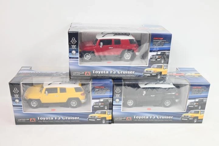 Távirányítós autó Toyota FJ Cruiser 1:24