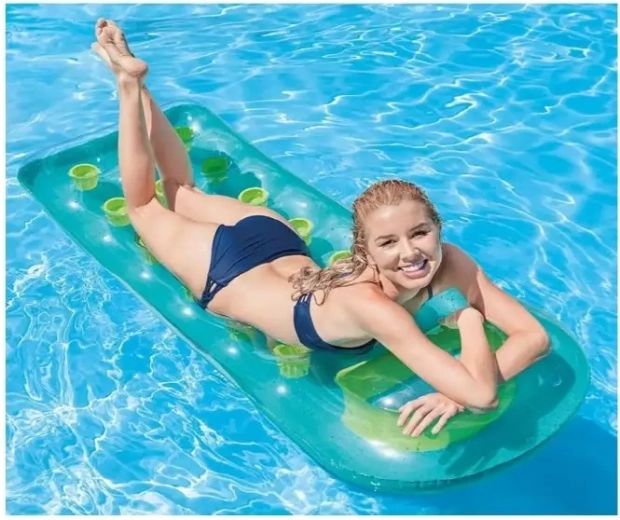 Kényelmes pihenés a vízparton