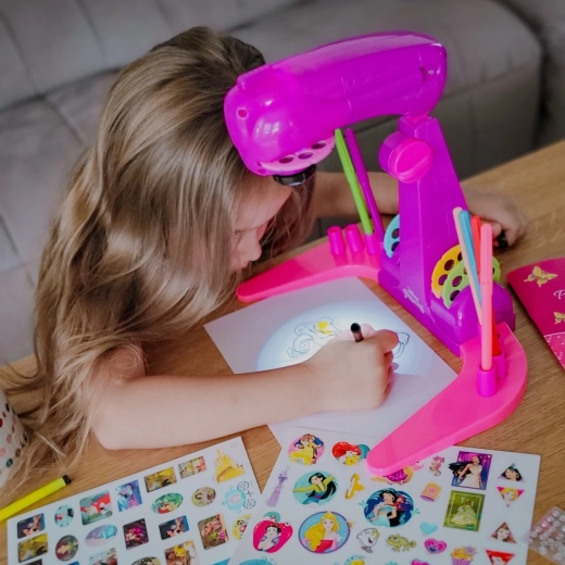 Állítható kialakítás a kényelmes alkotáshoz