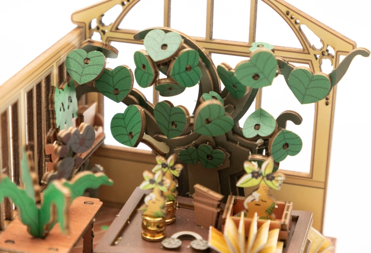 Precízen kivágott fa 3D puzzle
