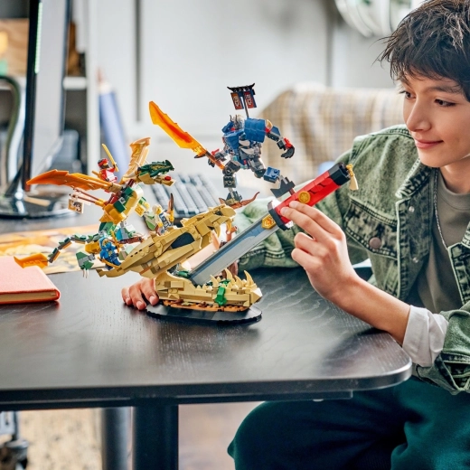 4 minifigura a NINJAGO történetekhez