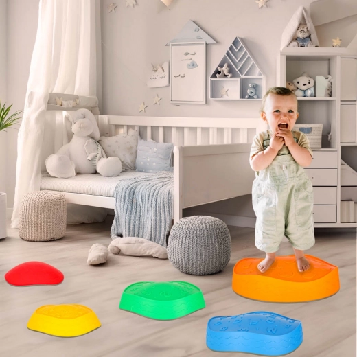 Stabil lépés a csúszásgátló talpaknak köszönhetően